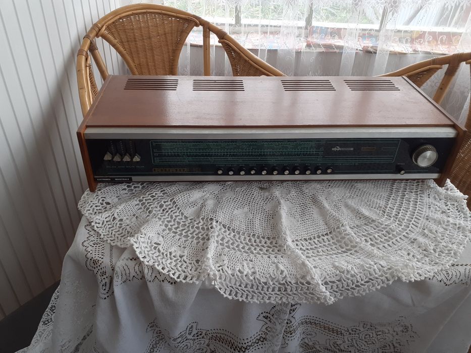 Vând  aparat  radio  Bucur