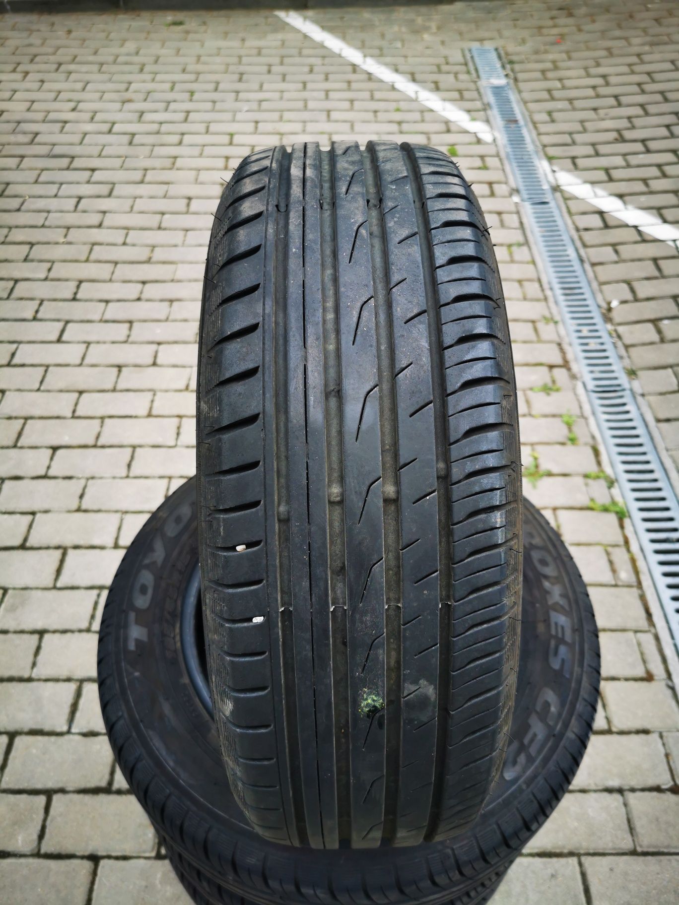 Vând anvelope de vară toyo 185/65 R15 88H