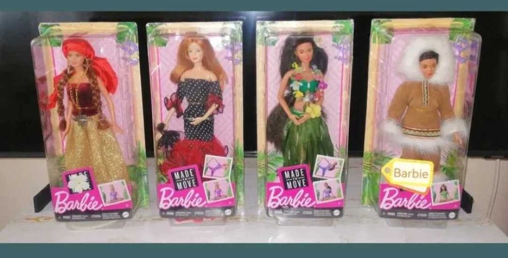 Papusi Barbie de colectie, noi, resigilate in alte cutii
