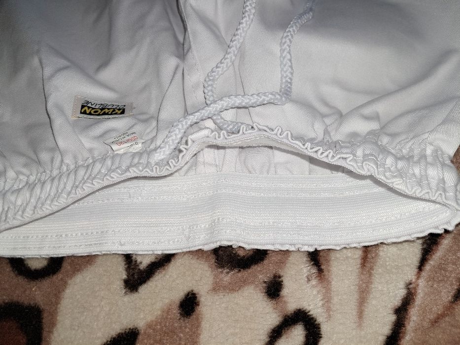 Kimono NOU de firmă KWON,calitativ,impecabil/6-7 ani