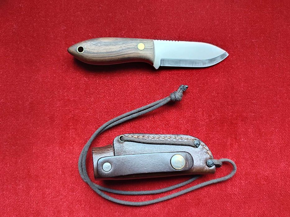 Cutit Joker Avispa S (Maner din lemn de nuc)