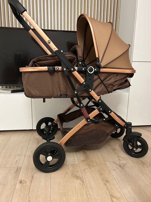 Vând cărucior în stare foarte bună