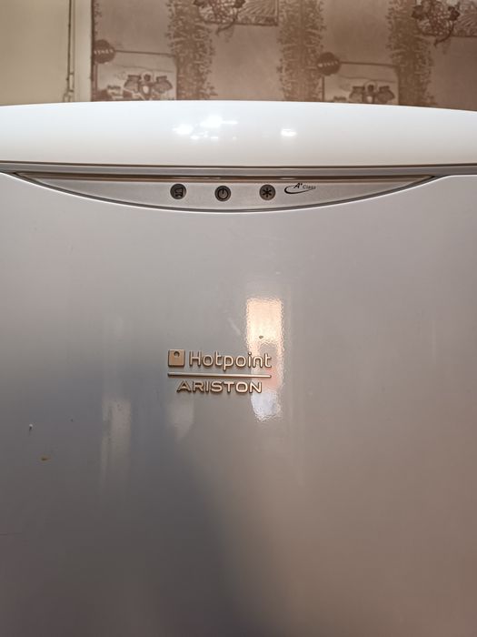 Холодильник Hotpoint ariston