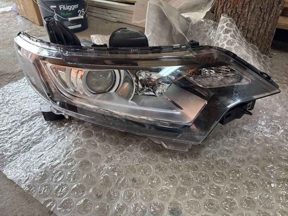 Фар за MITSUBISHI Outleder