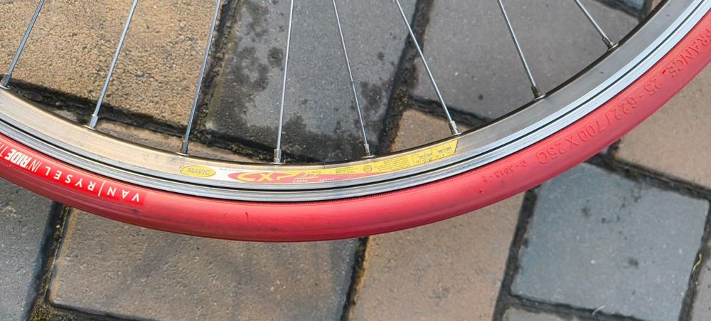 Home trainer Elite + roată cursiera + anvelopa trainer