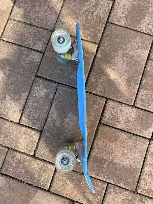 Vand pennyboard cu lumini la roti
