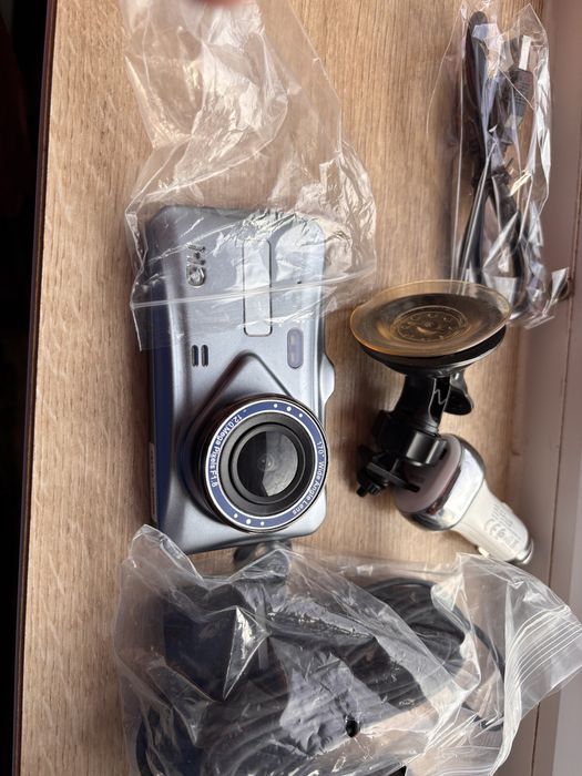 Продам  регистратор  Globus. авто. НлваяДомкрат. Полики гель