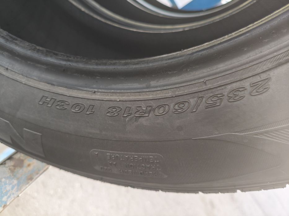 Пара шин 235/60 R 18