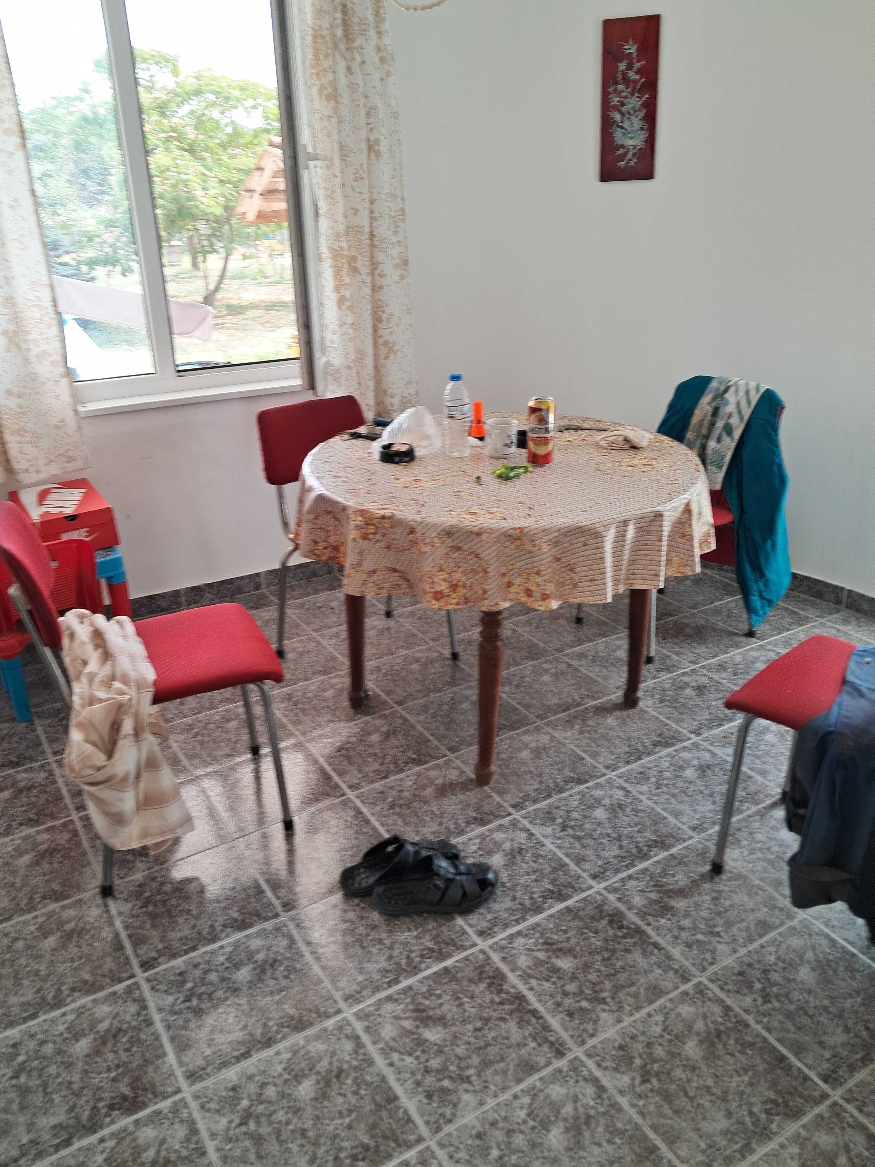 Нова къща с голям двор 1.6 дка