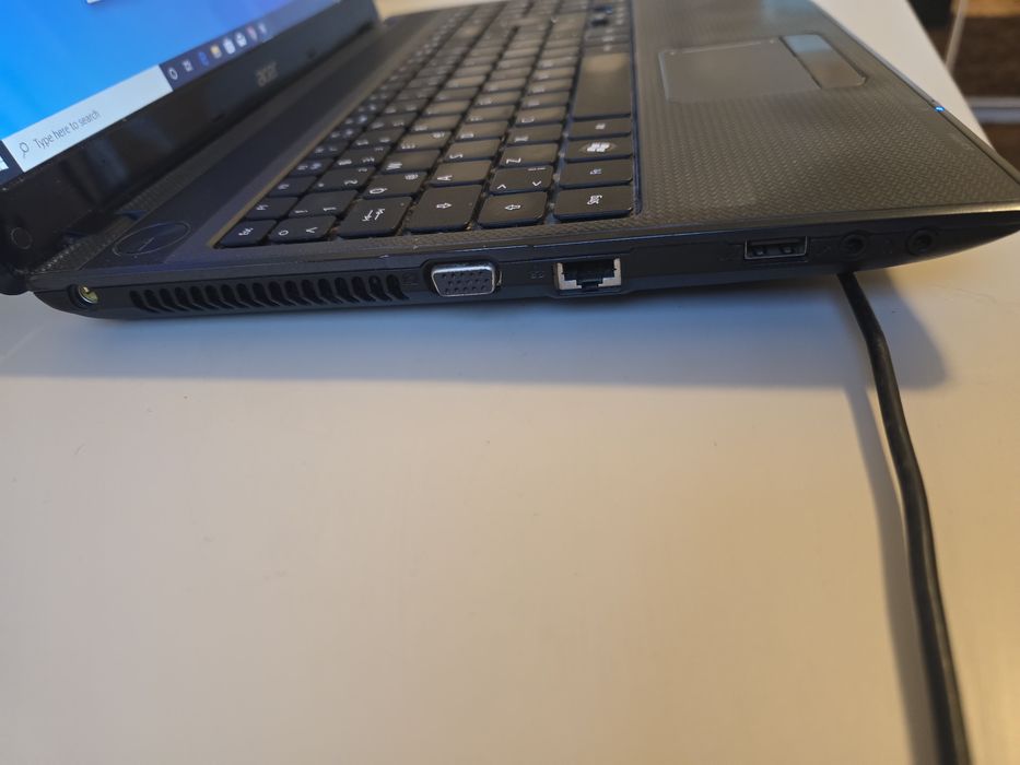 Laptop Acer i3 ieftin , reducere !