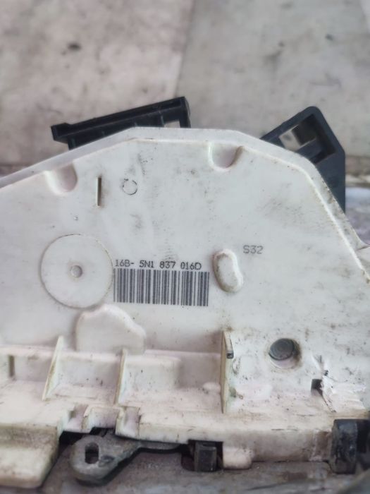 Broasca dreapta fata 5n1837016d Volkswagen VW Tiguan 1 5N [2007 - 201