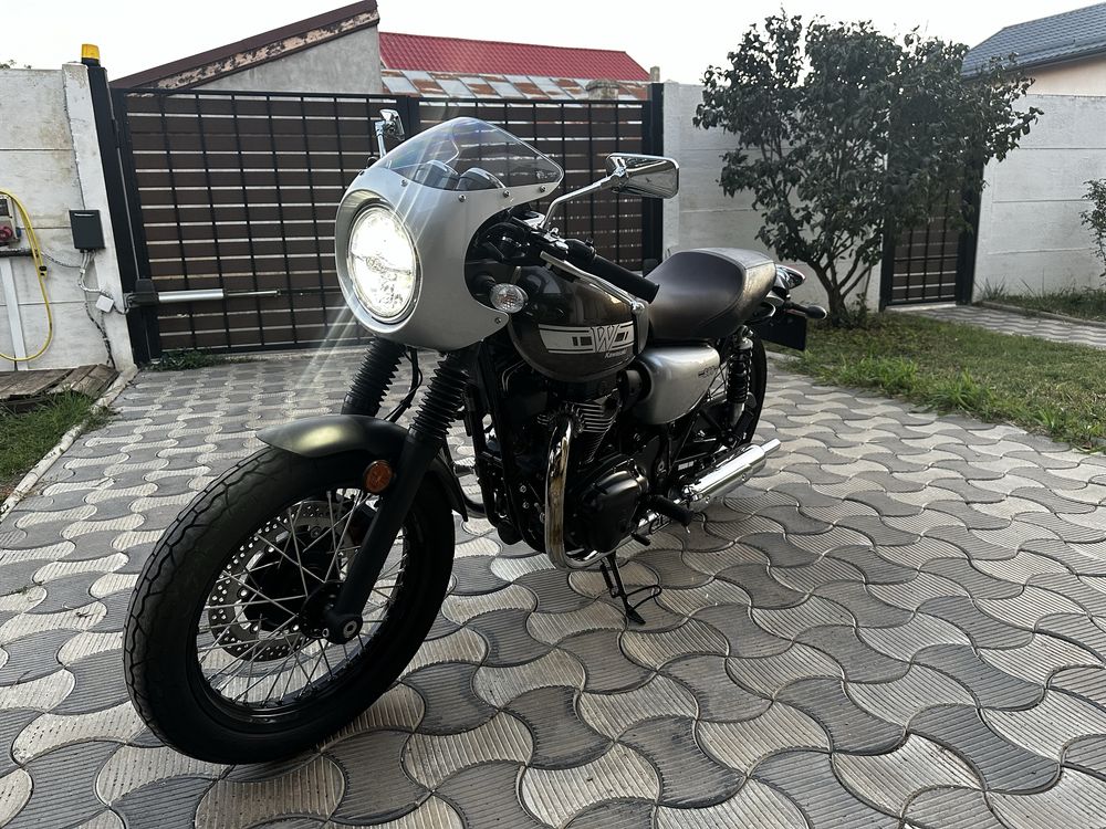 Kawasaki w800 cafe
