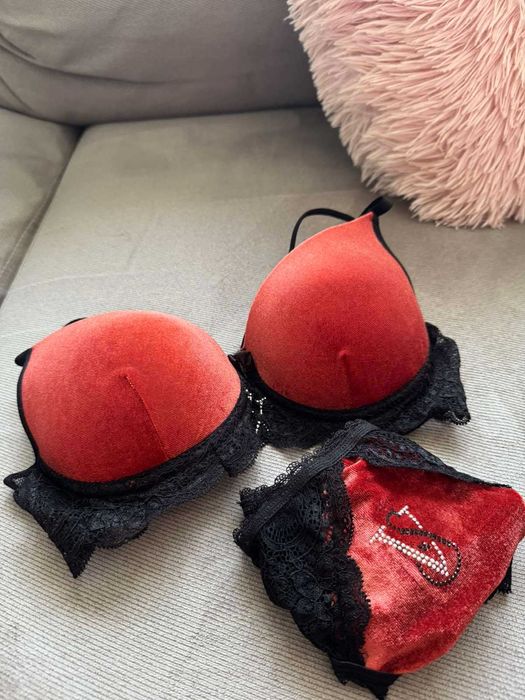Комплект бельо Victoria Secret