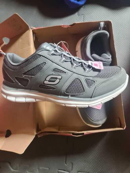 Adidasi Skechers 40 noi