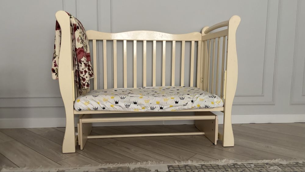 Продам манеж из материала сосна 100%