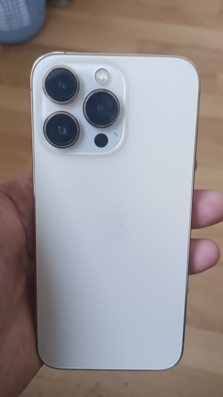 iphone 13 pro.    .