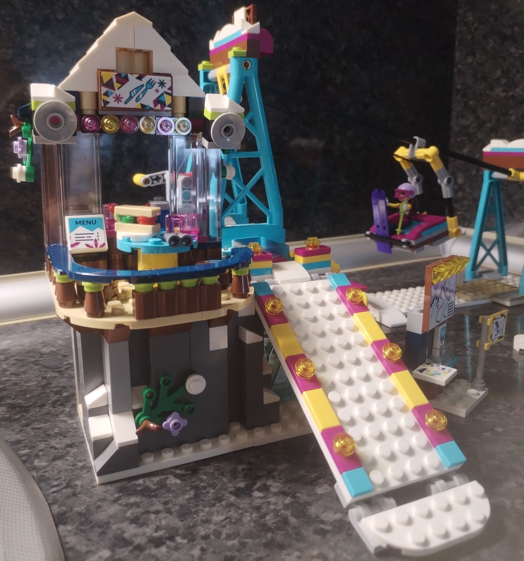 Конструктор LEGO Friends - Лифт в зимния курорт (41324)