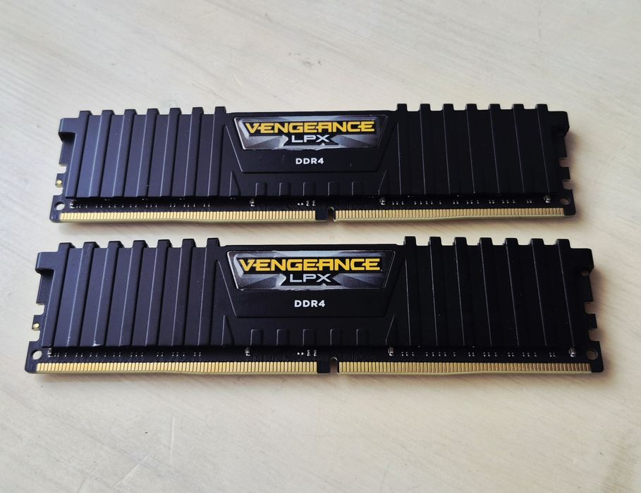 16GB RAM DDR4 3000MHz Corsair Vengeance LPX