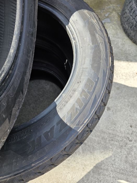 Anvelope de iarna 215 60 17 brigestone