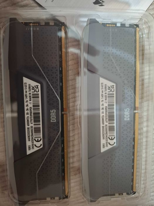 Kit 2x32 GB RAM cl30 6000mhz corsair vengeance