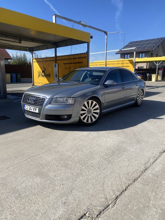 Audi a8  quattro 235 cai