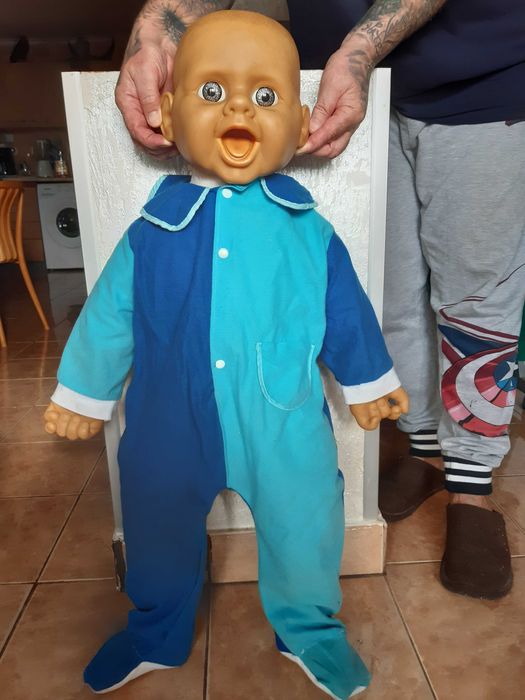 Papusa inalta 80cm, cu corp panza si cap, maini si picioare din guma