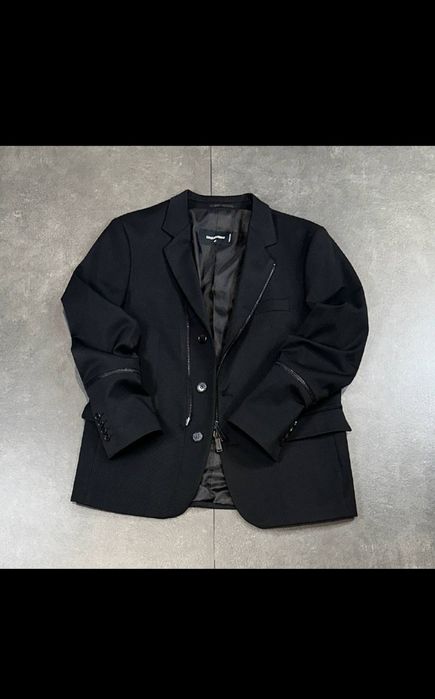 Costum dsquared 2024