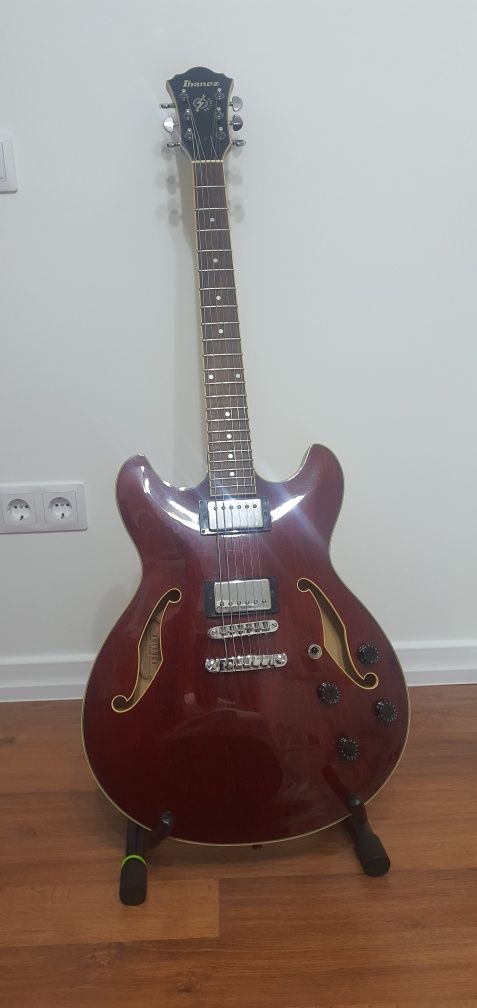 Vând chitară electrică semi-acustică Ibanez AS73-TCR