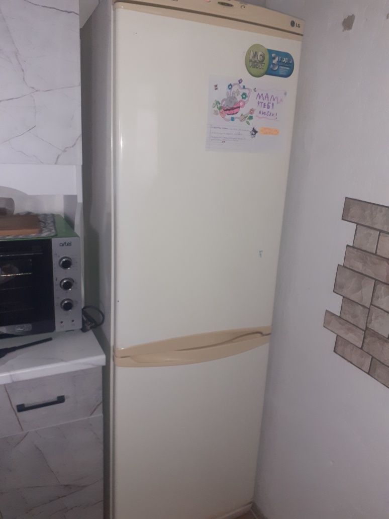 Продам холодильник