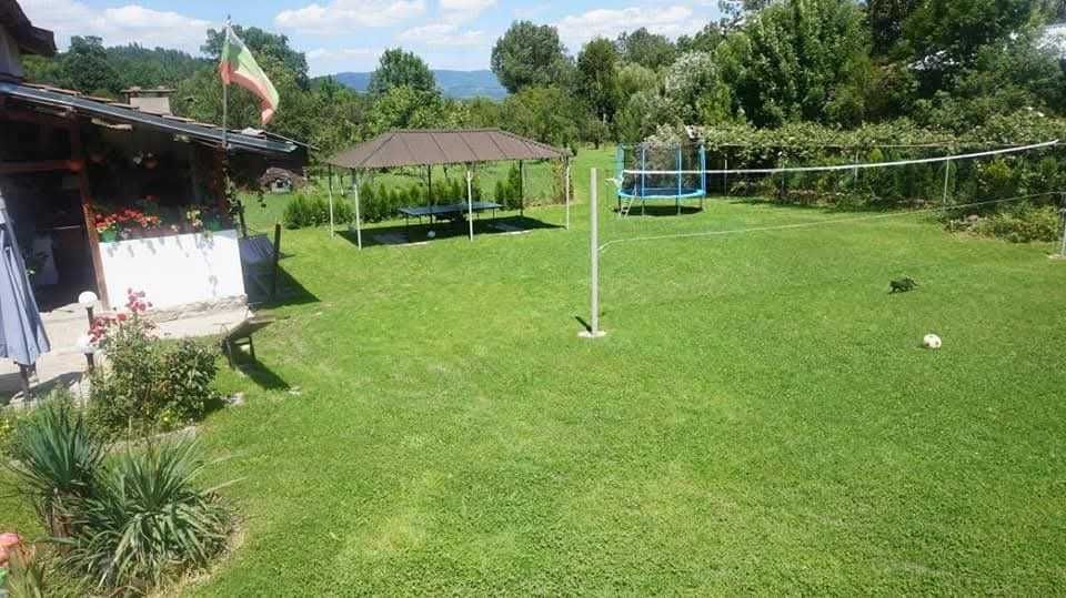 Вила Лазарова, с. Руховци