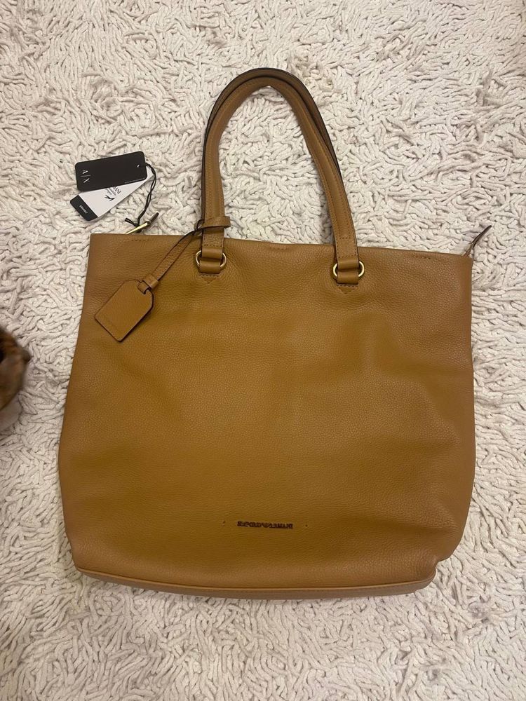 Сумка в идеальном состоянии . Emporio Armani .