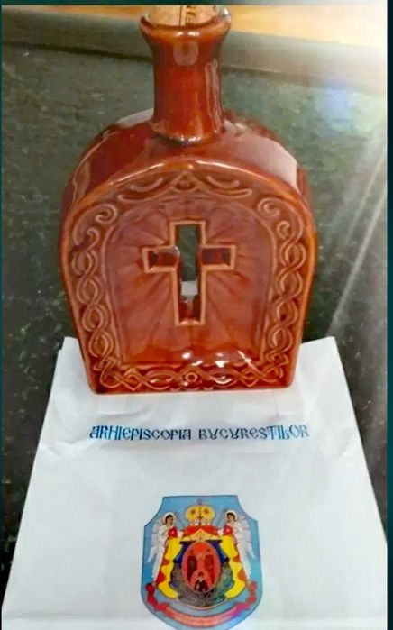 Vas si sticla aghiasma,sfesnic de podea