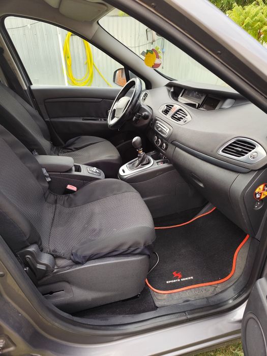 Vând Renault grand scenic