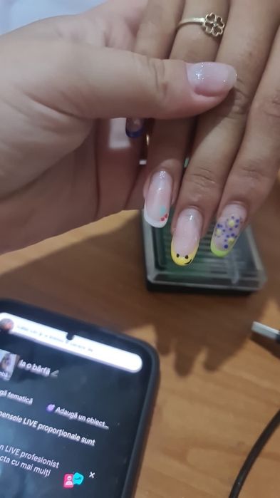 Unghii cu gel sau semi