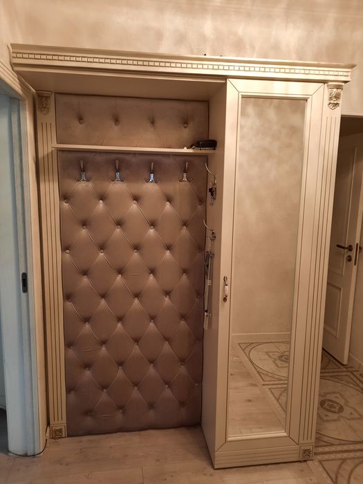 Прихожка ,прихожая ,крашенный мдф,велюр