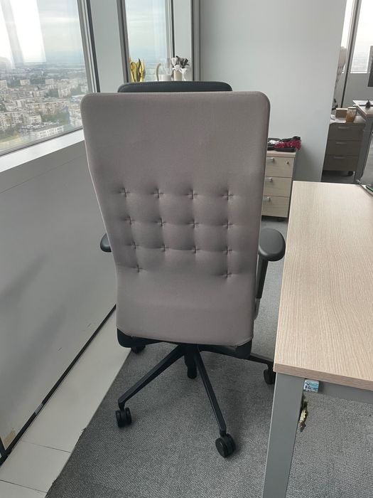 120 броя VITRA ID TRIM Sierra Grey Премиум Офис стол