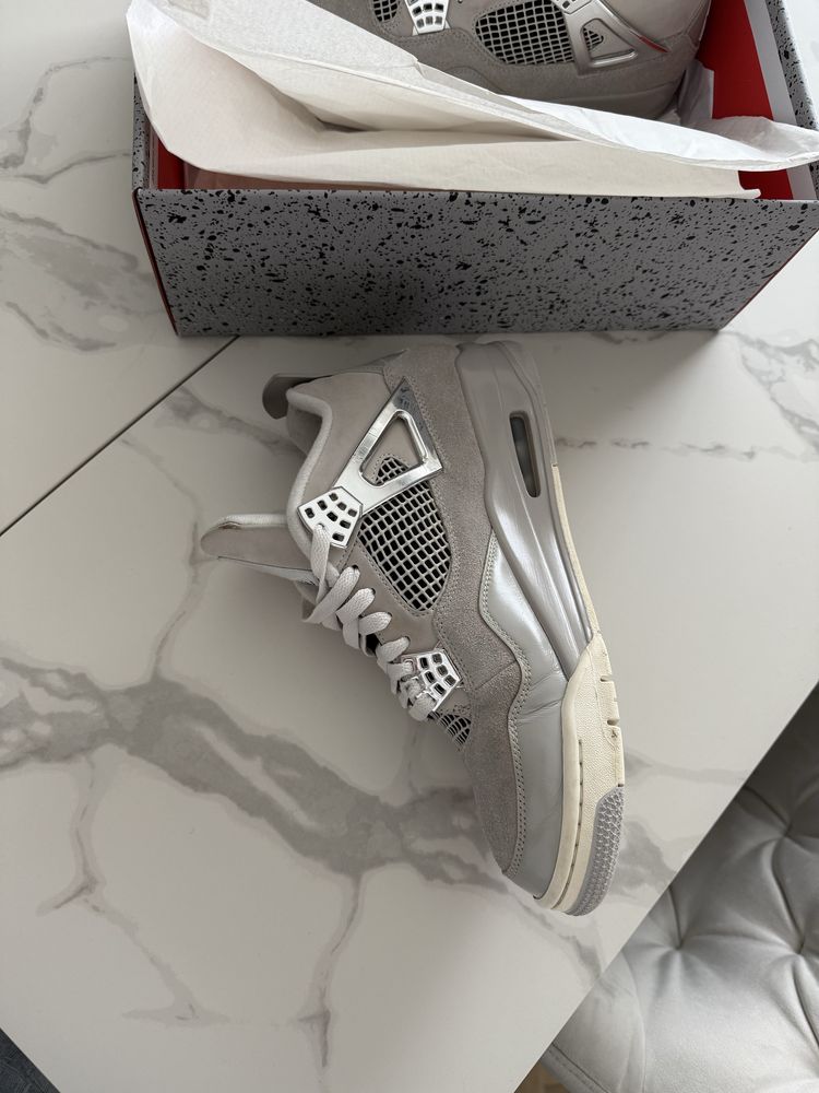 Jordan 4 Frozen Moments