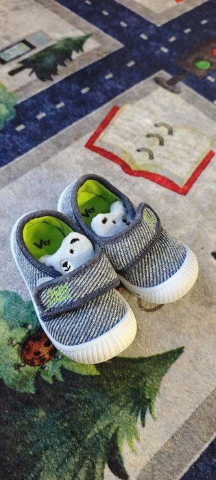 Пантофки за момиче или момче 22 размер