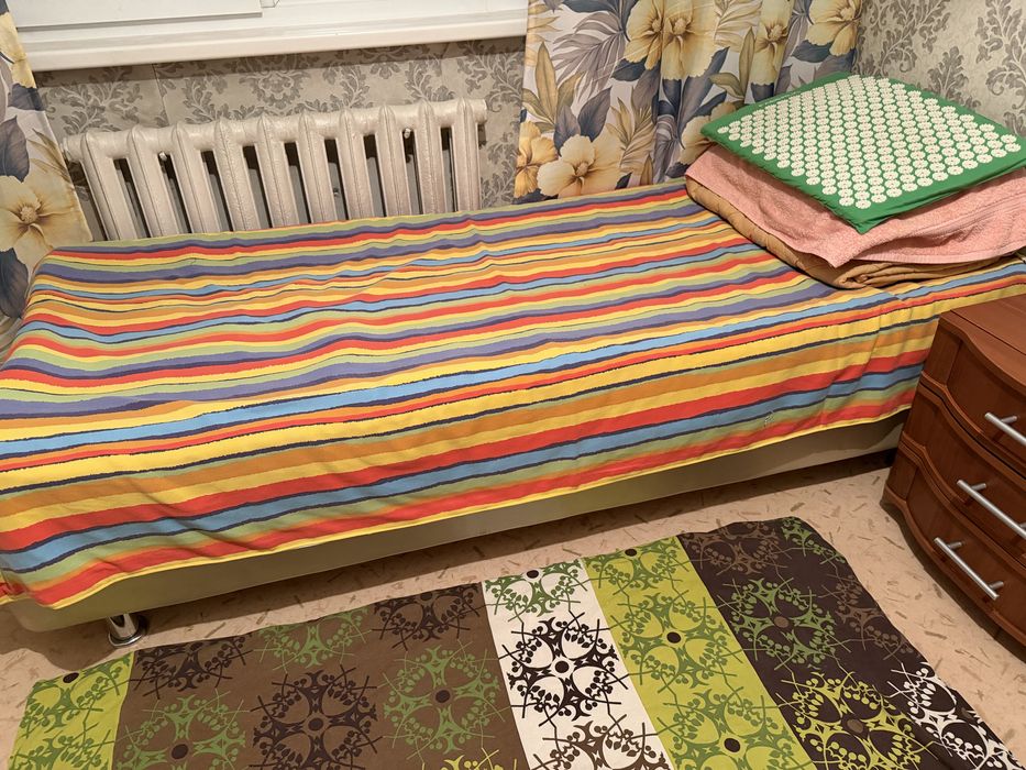 Кровать с матрасом