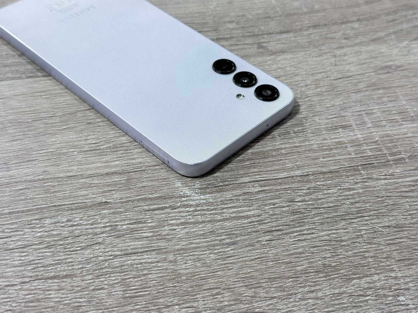 Продавам Samsung A14