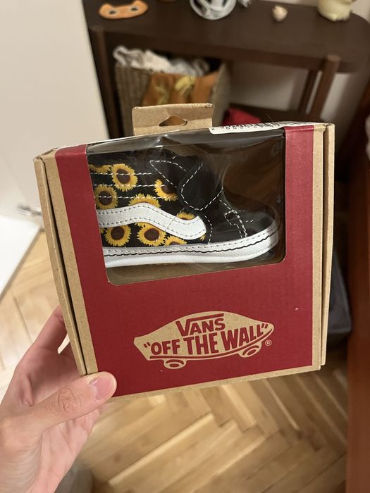 Бебешки обувки Vans, 19 номер