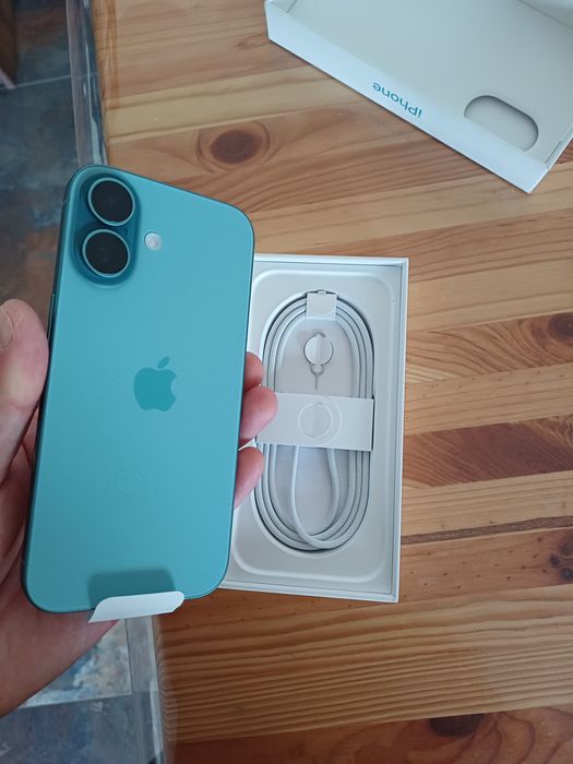 Iphone 16 nou. A fost desfăcut doar pentru poze
