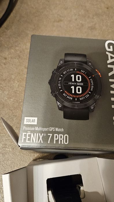 Garmin fenix 7 pro solar 47 mm sau schimb cu smartwatch de 46, 45 mm.