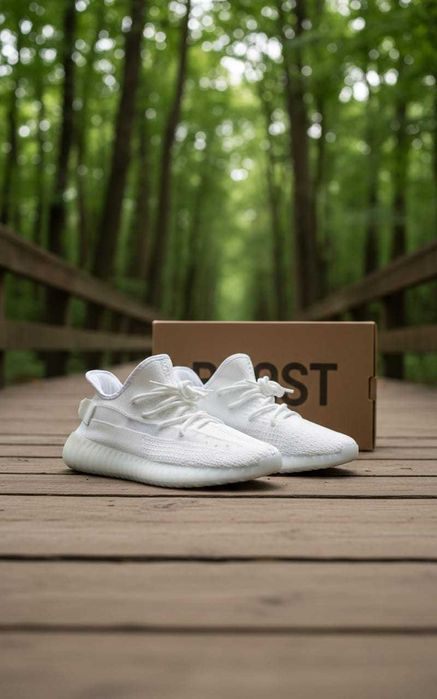 Adidasi Yeezy Boost 350 V2 Alb