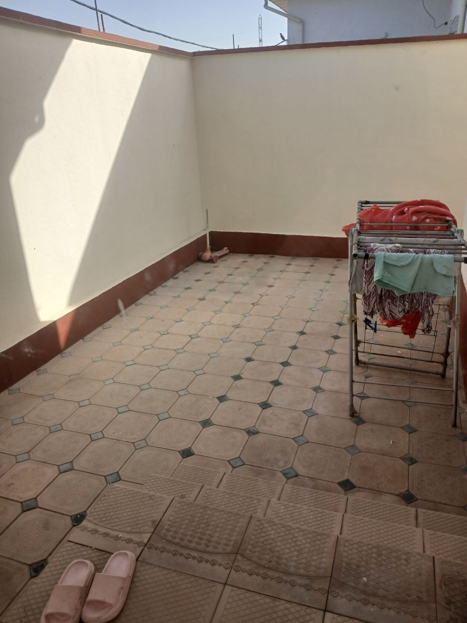 Uy sotiladi narsasi bilan