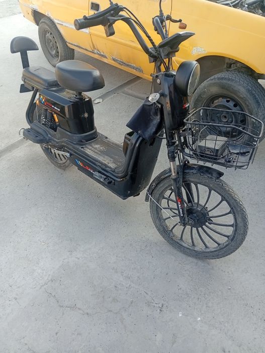 Moped velo 3 oy boʻlgan