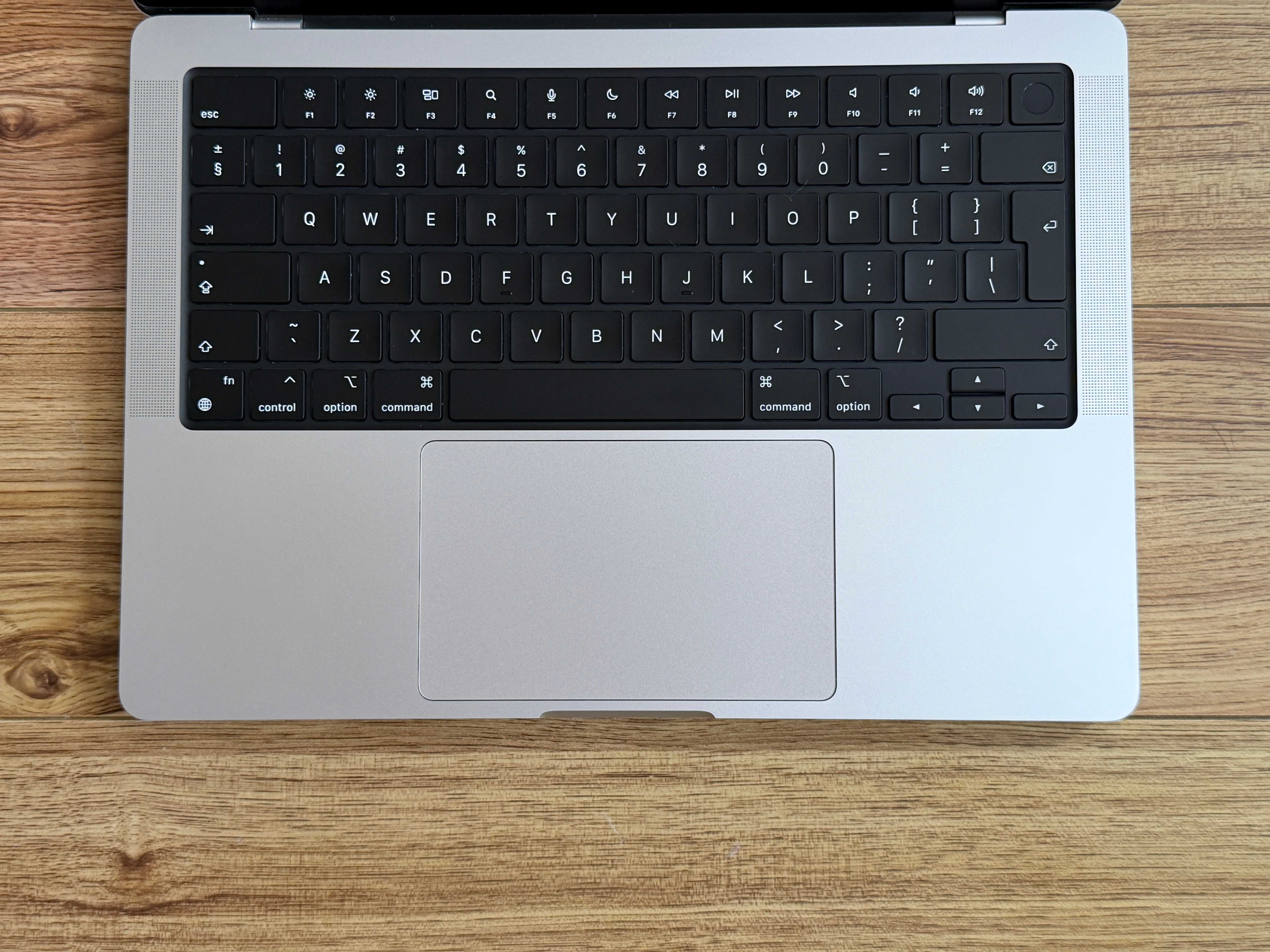 MacBook Pro 14`M3 Pro/11 CPU/14 GPU/18GB RAM/512GB SSD/Батерия 100%/Като Нов/Silver — миниатюра 4