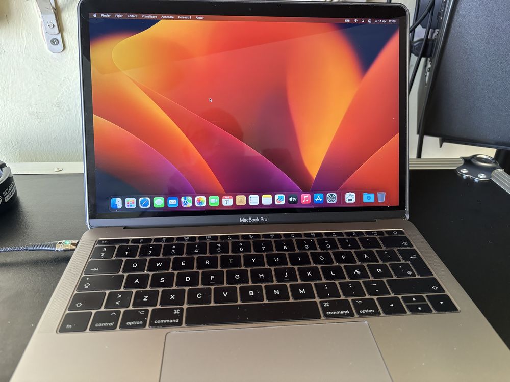 Macbook pro 2017 16gb ,ssd 256 gb 13-inch