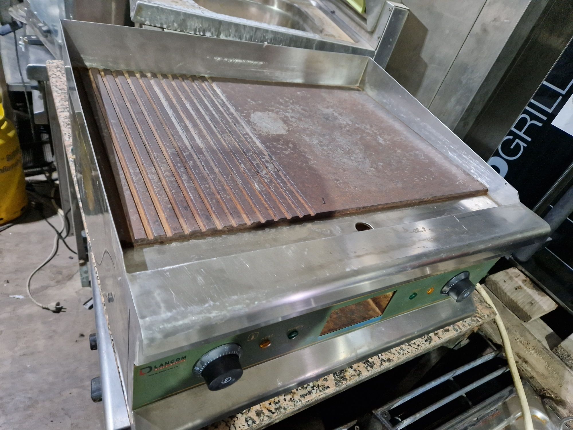Gratar de banc inox, 2 zone, neted sau striat