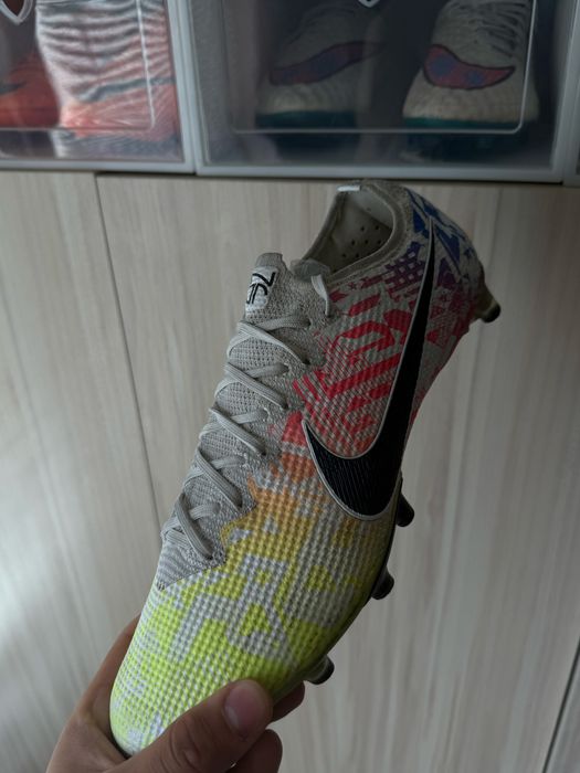Бутонки Neymar nike hypervenom